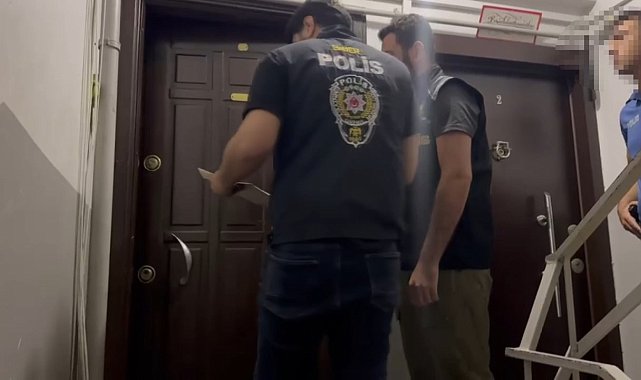 Sahte dolarları ATM'lerden sisteme sokup haksız kazanç sağlayan şebekeye operasyon: 9 gözaltı Görüntü eklendi