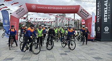 Samsun'da milli maç sonrası sağlıklı yaşam için pedal çevirdiler