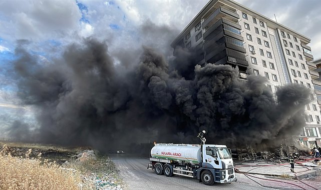 Şanlıurfa'da inşaat malzemeleri satılan iş yerinde yangın; 6 kişi yaralandı