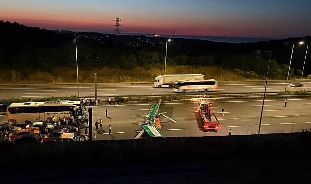 Sarıyer Kuzey Marmara Otoyolu'nda hafriyat kamyonunun çarptığı tabela devrildi; yol trafiğe kapatıldı -1