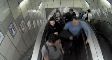 Şişli'de metroda yolcunun cep telefonunu çalan 2 şüpheli tutuklandı