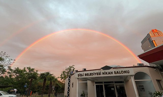Şişli'de yağışın ardından gökkuşağı oluştu