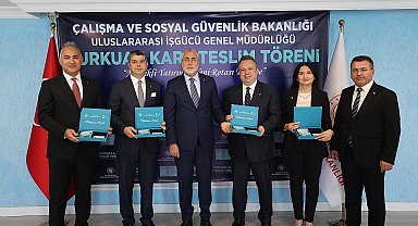 SOCAR ve Türk Traktör CEO'larına 'Turkuaz Kart' verildi