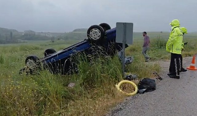 Takla atan otomobildeki aynı aileden 4 kişi yaraladı