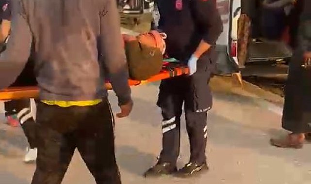 Tarım işçilerini taşıyan minibüs şarampole devrildi: 1'i ağır 4 yaralı