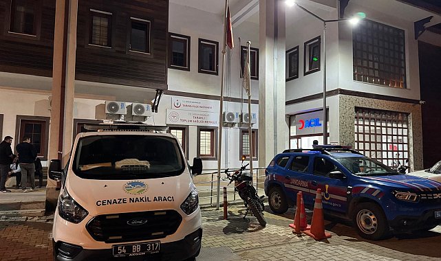Traktör ile tarım makinesi arasına sıkışarak öldü