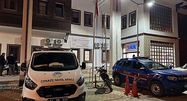 Traktör ile tarım makinesi arasına sıkışarak öldü