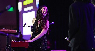 Türk müzisyen Su Yavuz'a Berklee'den ödül