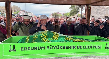 Yangında yaşamını yitiren kadın, son yolculuğuna uğurlandı