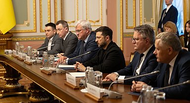 Zelenskiy: Rus tarafıyla müzakere turlarının yeniden başlayacağını düşünüyorum