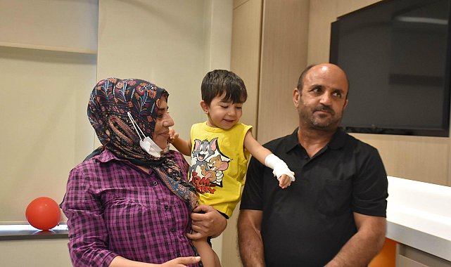 2 çocuğunu aynı hastalıktan kaybeden anne, böbreğiyle oğlu Doruk'a hayat verdi