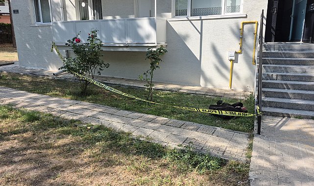 4'üncü kattaki dairenin penceresinden düşüp, öldü