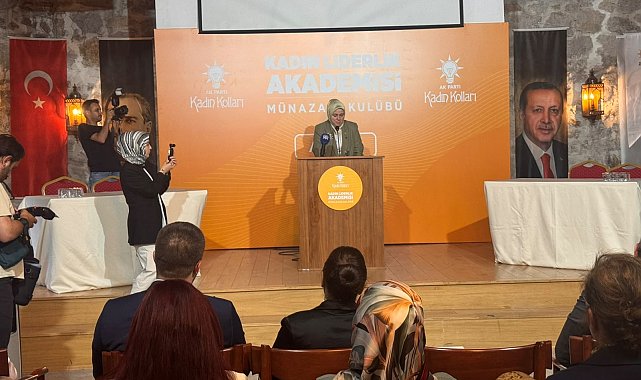 AK Parti'li Ercan 'Kadın Liderlik Akademisi Münazara Kulübü' kapanış programına katıldı