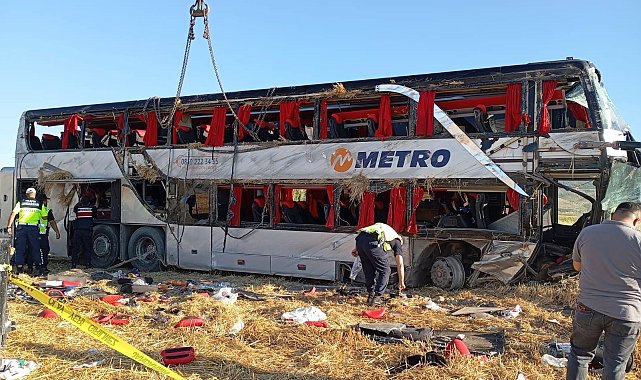 Amasya'da yolcu otobüsü devrildi; 2'si ağır, 46 yaralı