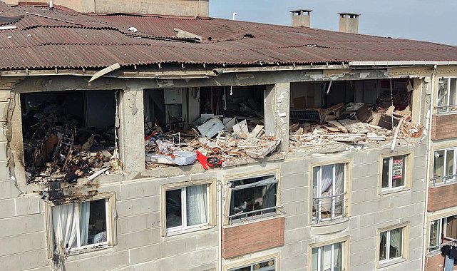 Apartman dairesinde 2 kişinin öldüğü patlamanın neden olduğu hasar sabah ortaya çıktı