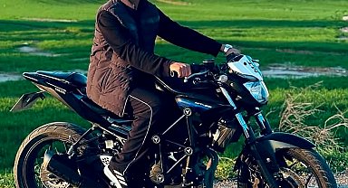 Arkadaşları, kazada ölen Atakan'ı motosikletlerle konvoy yaparak son yolculuğuna uğurladı