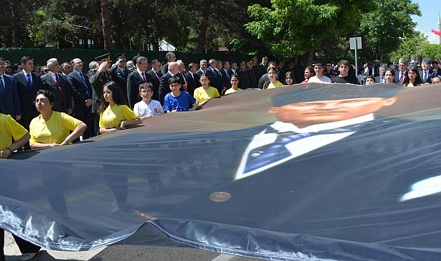 Atatürk'ün Erzurum'a gelişinin 107'nci yıl dönümü kutlandı