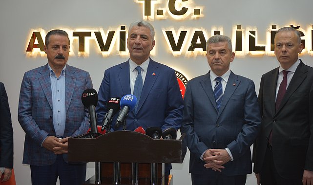 Bakan Bolat: Sarp Gümrük Kapısı'ndan geçişler her geçen gün artmakta