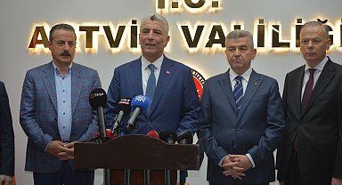 Bakan Bolat: Sarp Gümrük Kapısı'ndan geçişler her geçen gün artmakta