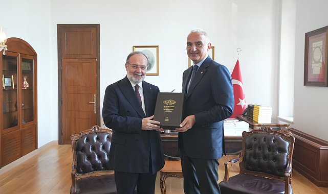 Bakan Ersoy, TİBU Rektörü Görmez ile bir araya geldi