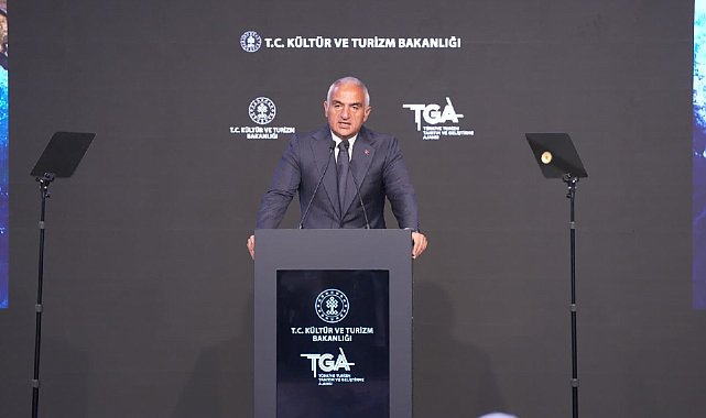 Bakan Ersoy: Turizm geliri ilk 6 ayda 25 milyar 746 milyon dolar oldu