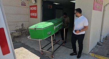 Battaniyeye sarılı cesedi bulunan kişi kurye çıktı; midesindeki uyuşturucu kapsülü patlamış