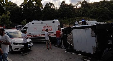 Beykoz'da iki otomobilin çarpıştığı kazada 7 kişi yaralandı