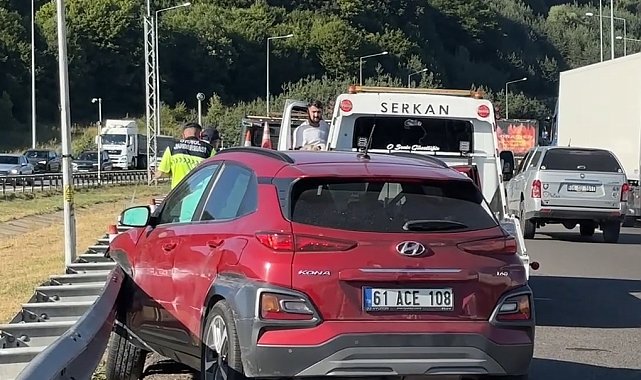 Bolu Dağı Tüneli girişinde otomobil bariyerlere çarptı: 2 yaralı