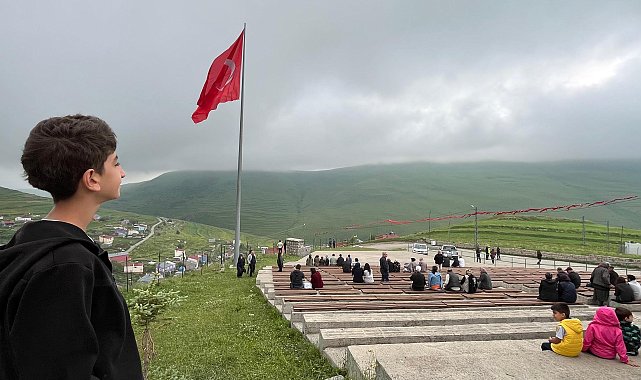 Bulut ve sis, Damal'daki Atatürk silüetini gizledi