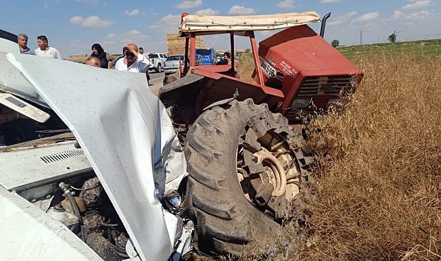 Çankırı'da otomobil park halindeki traktöre çarptı: 3 ölü, 1 yaralı