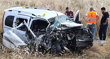 Cenaze dönüşü kaza: anne ile 2 oğlu öldü, 3 yaralı