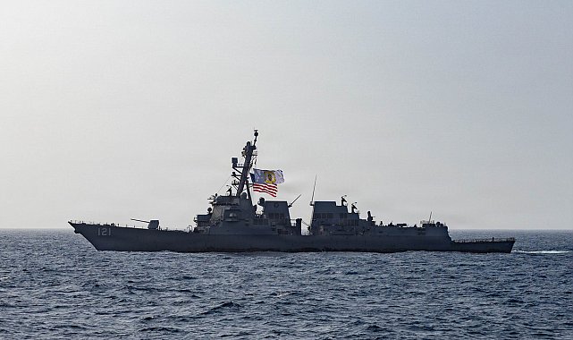 CENTCOM: Ablukayı ihlal etmeye çalışan 2 ticari gemi geri çevrildi