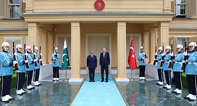 Cumhurbaşkanı Erdoğan, Pakistan Başbakanı Şahbaz Şerif ile görüştü