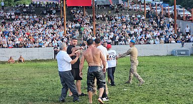 Dağköy yağlı güreşlerinde kavgalı yarı final