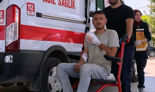 Domaniç'teki inşatta testereyle parmaklarını kesen işçi, tedavi için Bursa'ya getirildi