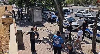 Durakta eşinin tabancayla vurduğu kadın öldü