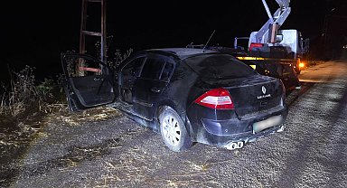 Elektrik direğine çarpan otomobilin alkollü sürücüsü ağır yaralandı