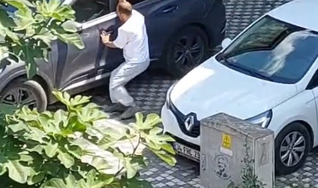 Evinin önüne araç park eden sürücüyle tartışıp bıçakla saldırdı