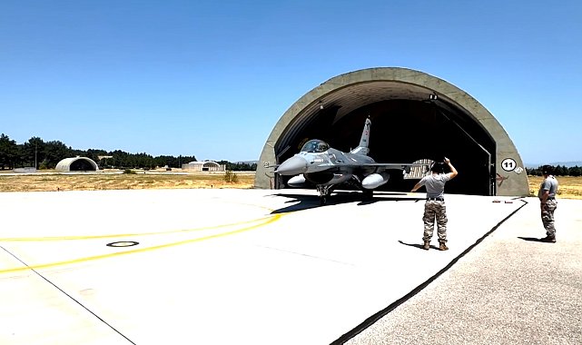 F-16'lardan Karadeniz'de eğitim uçuşu