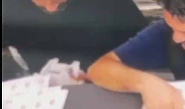 Fatih'te Suriyeli kuyumcuyu 'Dubai'de ticaret' vaadiyle dolandıran 3 şüpheli tutuklandı
