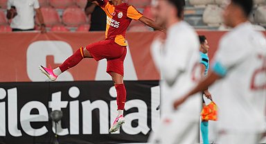 Galatasaray, hazırlık maçında Ümraniyespor'u 5-1 yendi Fotoğraf eklendi