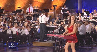 Genç müzisyen Su Yavuz, ABD'nin bağımsızlığının 250'nci yıl kutlamalarında Boston'da konser verdi