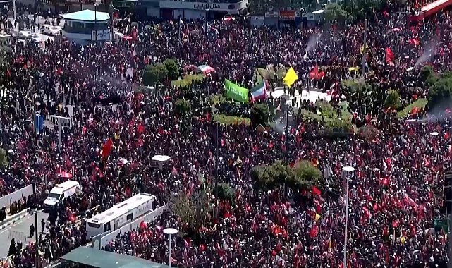 Hamaney için Meşhed'de cenaze töreni düzenlendi
