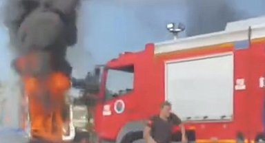 Hasta nakil aracı alev aldı, şoför diyaliz hastasını kurtardı