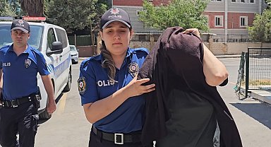 Hemşire kıyafetiyle bebek kaçırmaya çalıştığı iddia edilen şüpheli adliyede