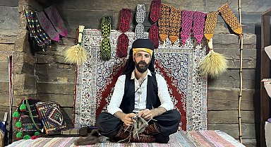 İl il gezerek Hemşin çorabını tanıtıyor