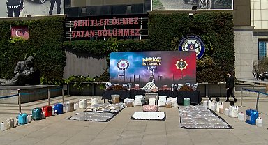 İstanbul'da operasyonlarda ele geçirilen 1 ton 163 kilogram uyuşturucu emniyette sergilendi