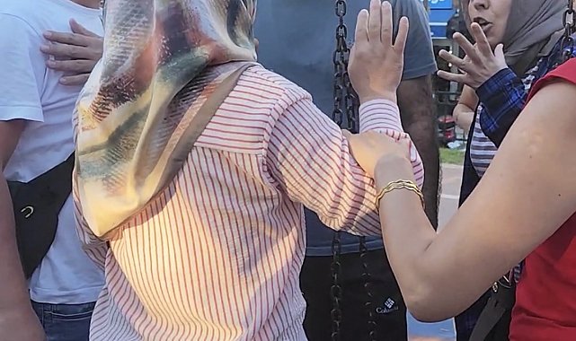 Kağıthane'de çocuk parkında kadınlar tartıştı, eşleri tekme ve yumrukla birbirine saldırdı