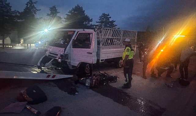 Kamyonet ile çarpışan motosiklet sürücüsü yaşamını yitirdi