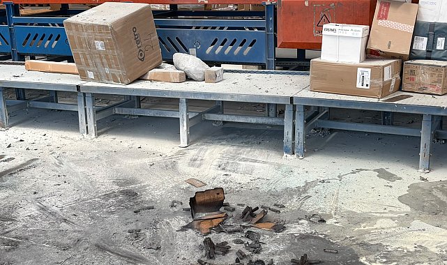 Kargo kutusundaki havai fişekler alev aldı